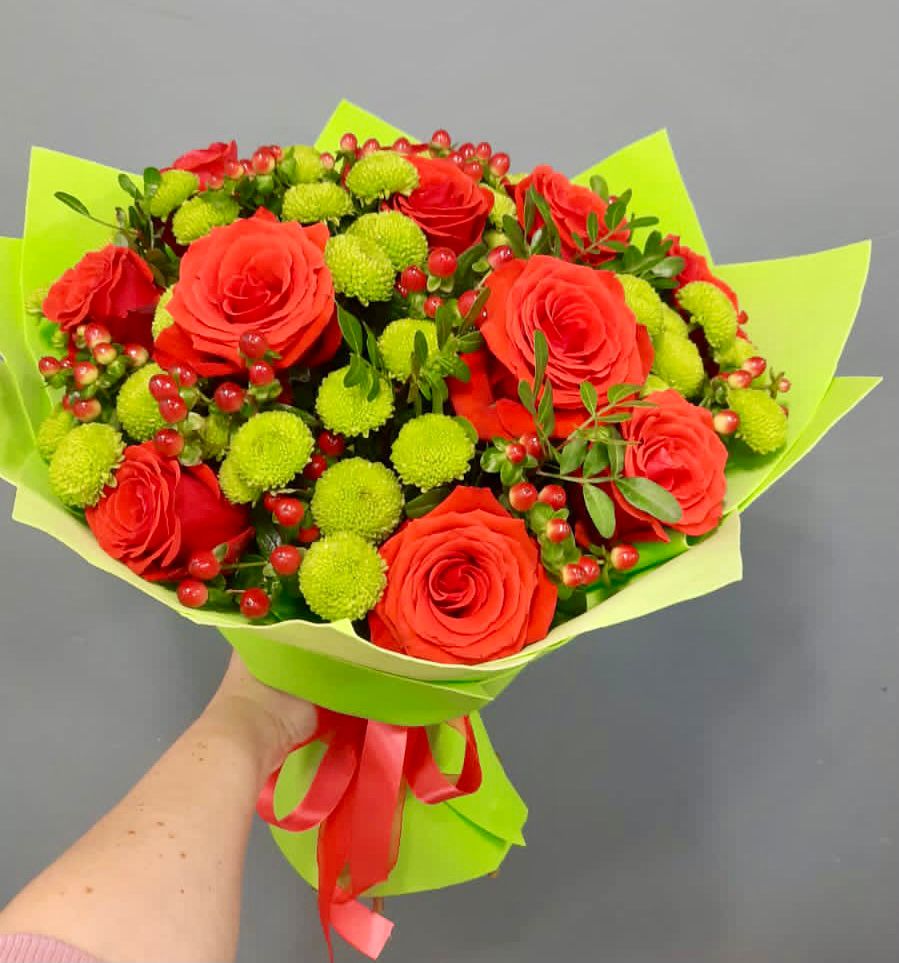 Букет цветов из: Хризантемы и Розы в Ярково Новосибирской области