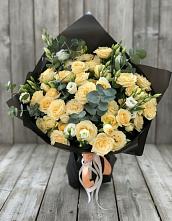 Букет цветов из:  Розы и Лизиантусы в Ярково Новосибирской области