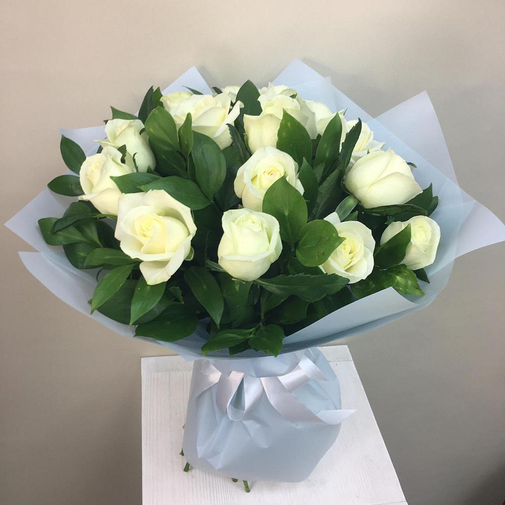 Букет 15 Белых роз Проуд в Ярково Новосибирской области