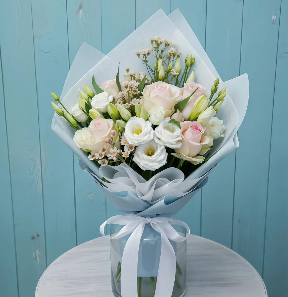 Букет цветов из: Розы и Лизиантусы в Ярково Новосибирской области