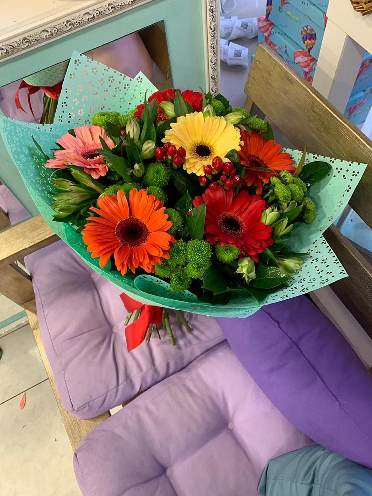 Букет цветов из: Герберы, Хризантемы и Альстромерии в Ярково Новосибирской области