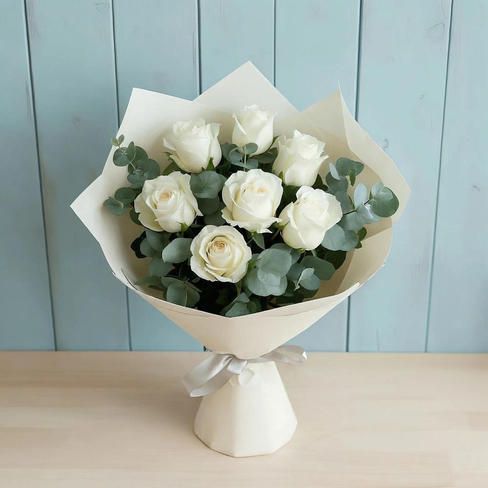 Букет Белые розы в Эвкалипте в Ярково Новосибирской области