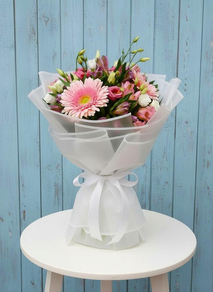 Букет цветов из: Герберы, Альстромерии и Лизиантусы в Ярково Новосибирской области