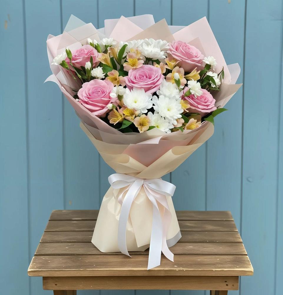 Букет цветов из: Гвоздики, Орхидеи и Розы в Ярково Новосибирской области