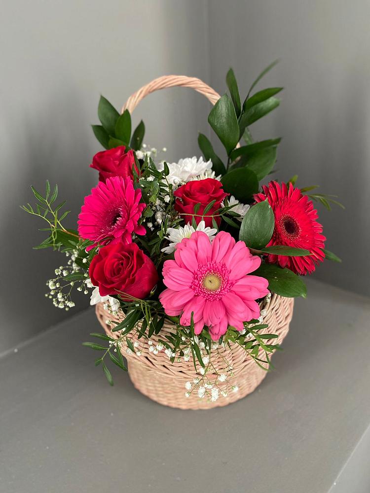 Цветочная композиция из Розы, Хризантемы и Герберы в корзине в Ярково Новосибирской области