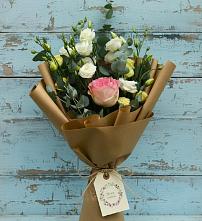 Букет цветов из:  Розы и Лизиантусы в Ярково Новосибирской области