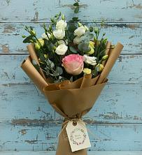 Букет цветов из:  Розы и Лизиантусы в Ярково Новосибирской области
