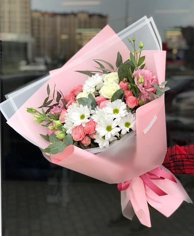 Букет цветов из: Розы, Лизиантусы и Хризантемы в Ярково Новосибирской области