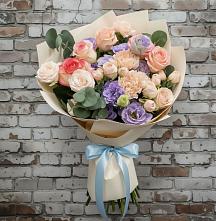 Букет цветов из:  Розы, Лизиантусы и Гвоздики в Ярково Новосибирской области